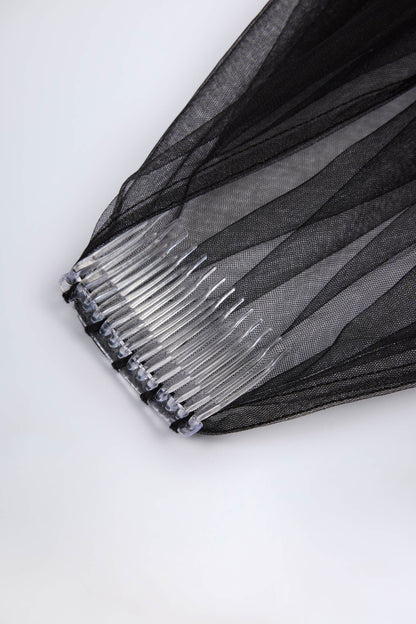 Lace-Trim Veil in Black