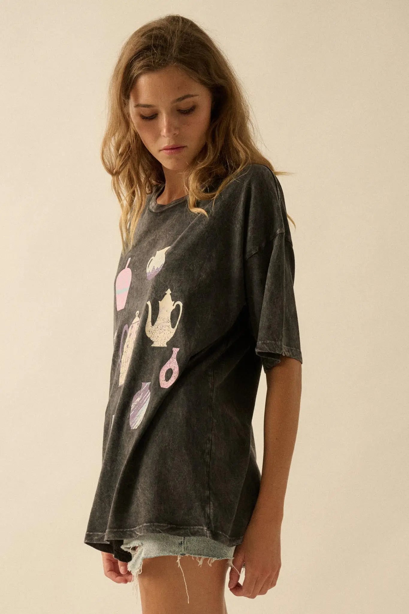 Pretty Pottery Vintage-Wash Oversize Graphic Tee